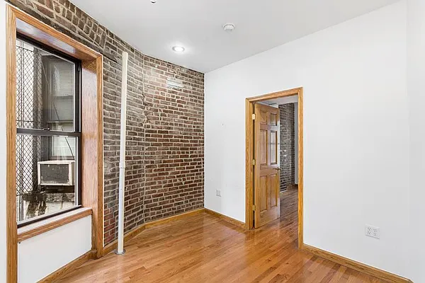 Rented by Compass | media 7