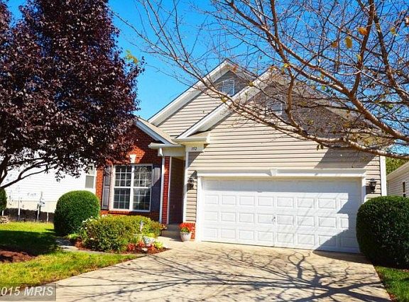 2nd image of 352 Bridgewater Cir