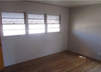 5th image of 2809 N Century Ave