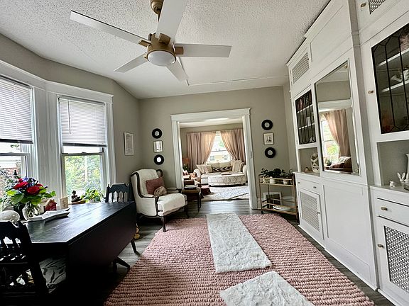 Dining are has more neutral colors now.