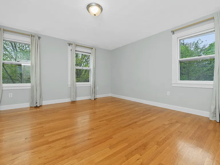 2 Minuteman Ln — Photo 6