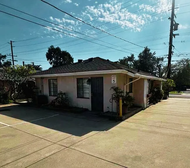 843 W Walnut Ave #B — Photo 2