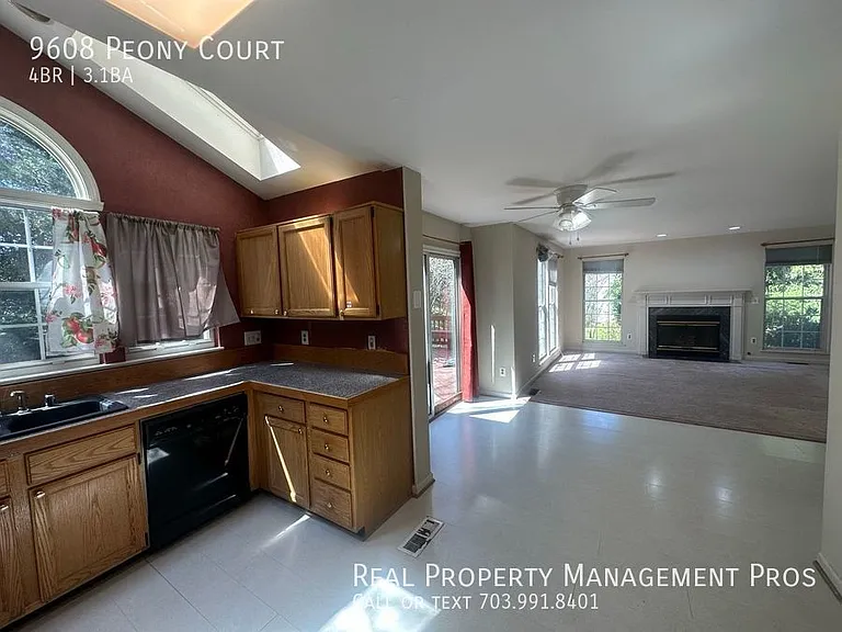 9608 Peony Ct — Photo 3