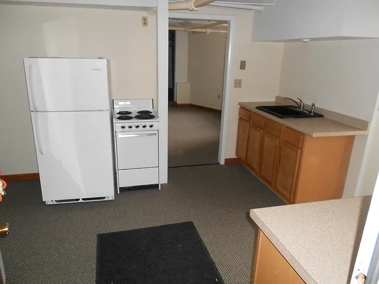 200 Maple St #1 — Photo 2