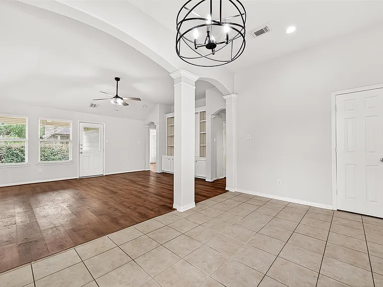 6030 Wildbriar Ln — Photo 28