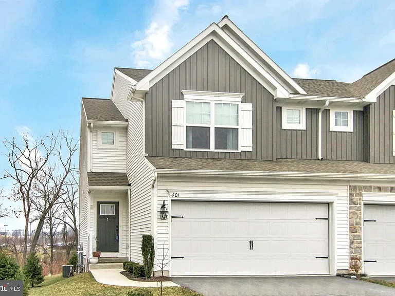 401 Landover Ct — Photo 1