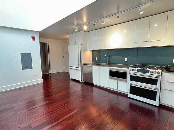 5th image of 50 Dey St APT 656