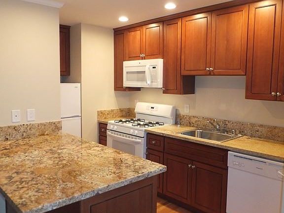 3rd image of 677 48th Ave APT 1