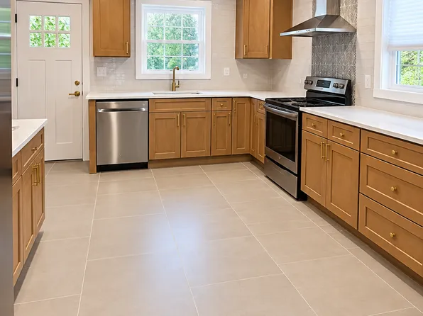 (undisclosed Address), Westbury, NY 11590