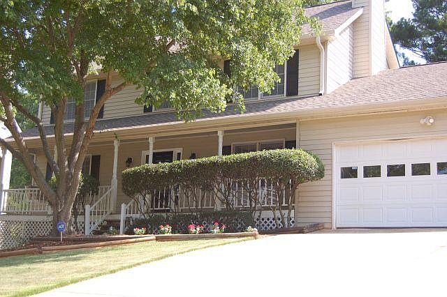 1st image of 700 Deer Oaks Dr