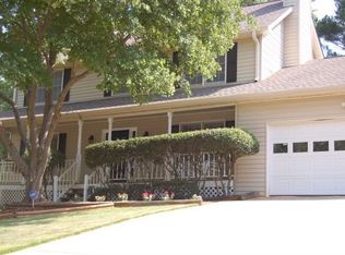 700 Deer Oaks Dr, Lawrenceville, GA 30044