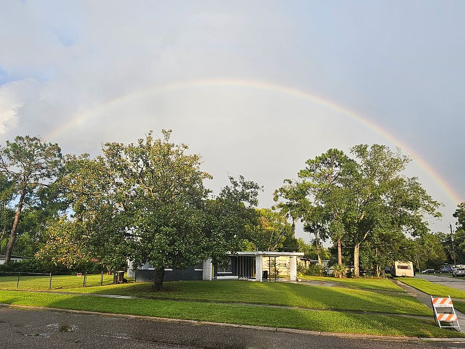 Charming HarborView Residence
