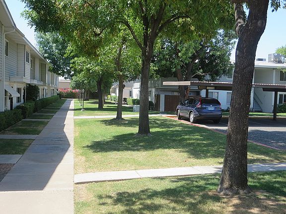 2nd image of 2567 W Berridge Ln Unit 124
