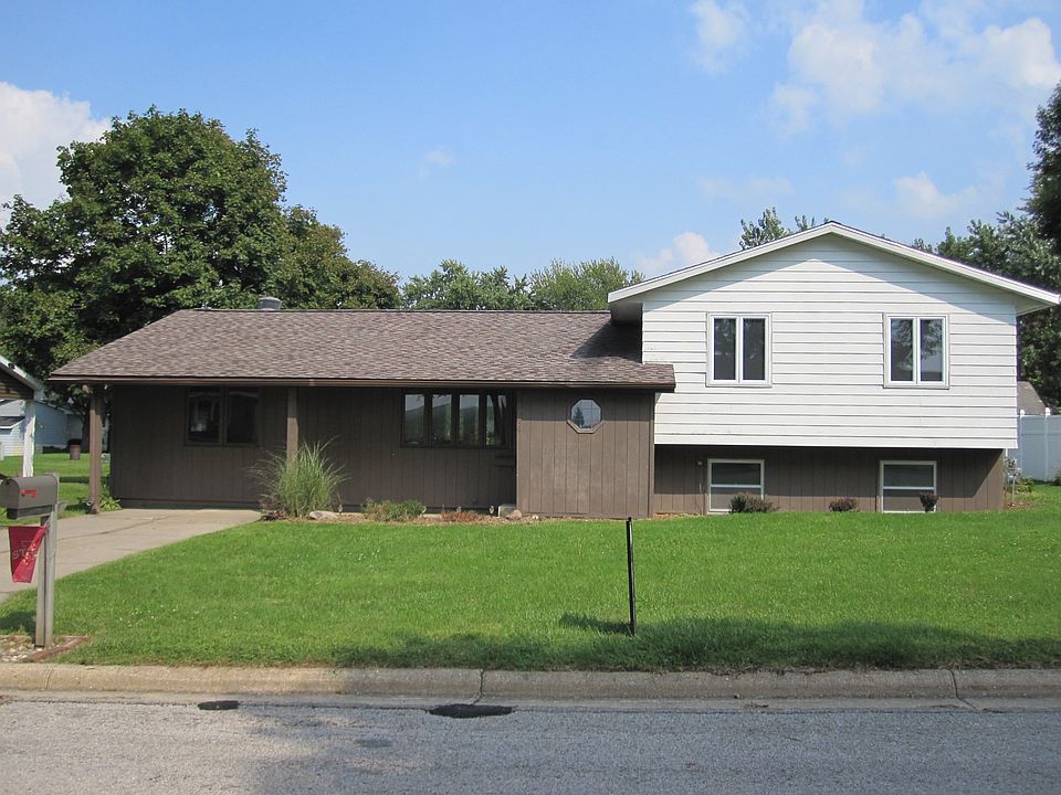 1st image of 206 8th St