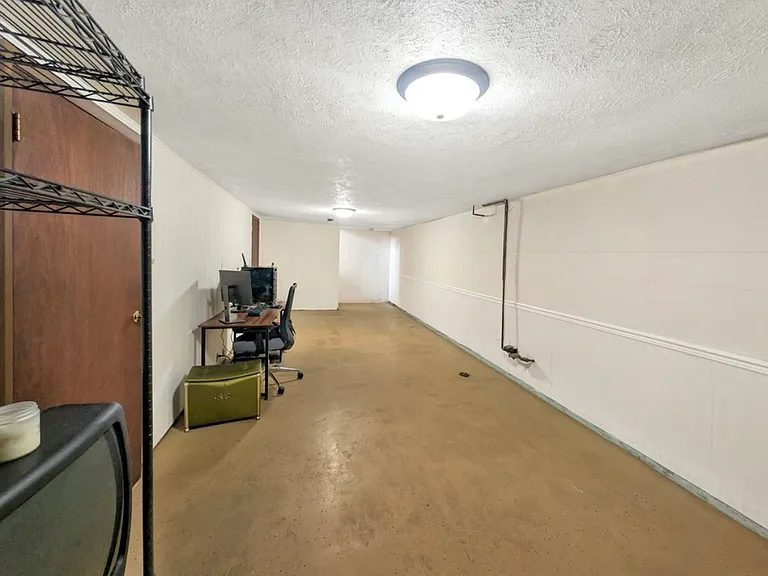 1203 Mount Vernon Dr — Photo 7