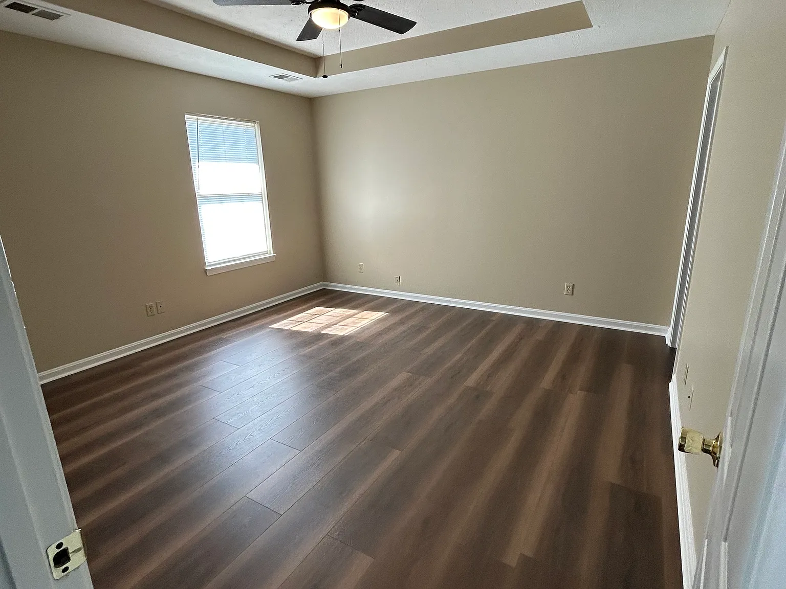 3 bed, 1241 sqft, $1,300 — Photo 4