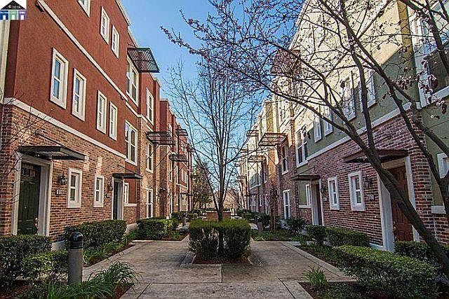 1st image of 610 Plaza Pl