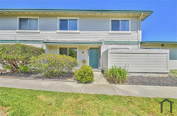 3 bed, 1155 sqft, $4,900 — Photo 1