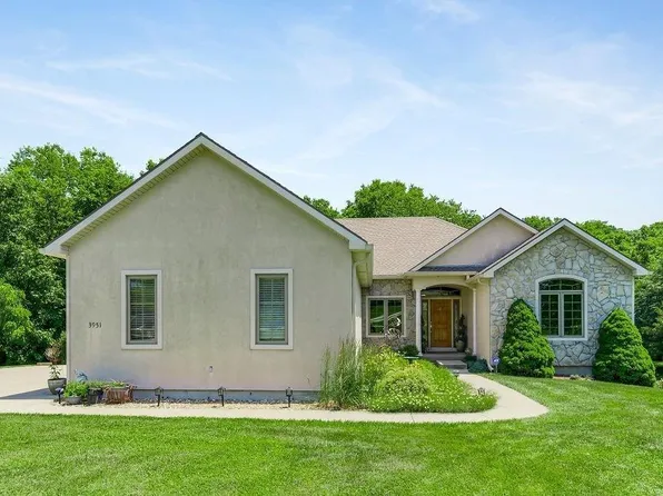 3951 Tonganoxie Rd, Leavenworth, KS 66048
