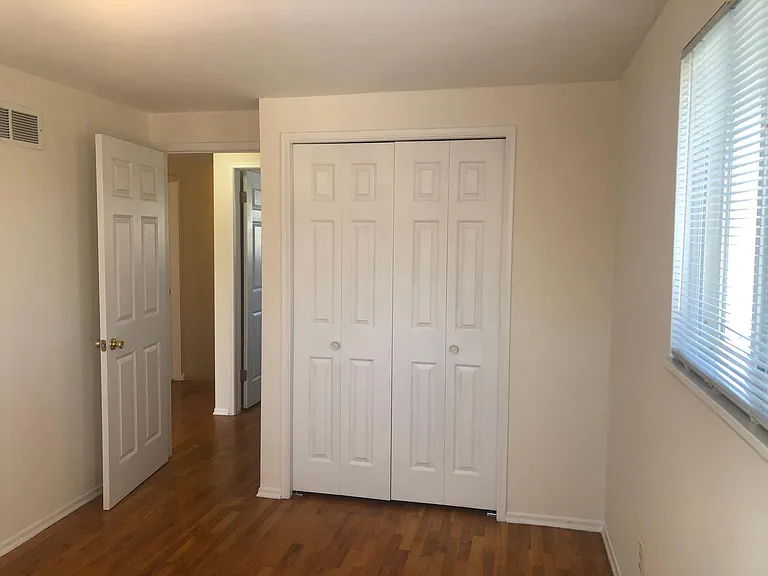 1301 W Lake Lansing Rd — Photo 17
