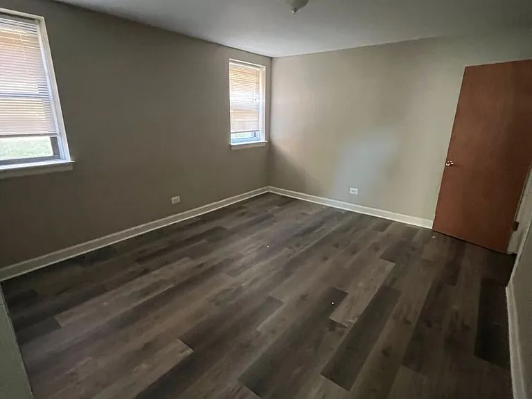 5718 N Mozart St — Photo 5