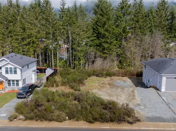 145 Edgewood Dr, Lake Cowichan, BC V0R