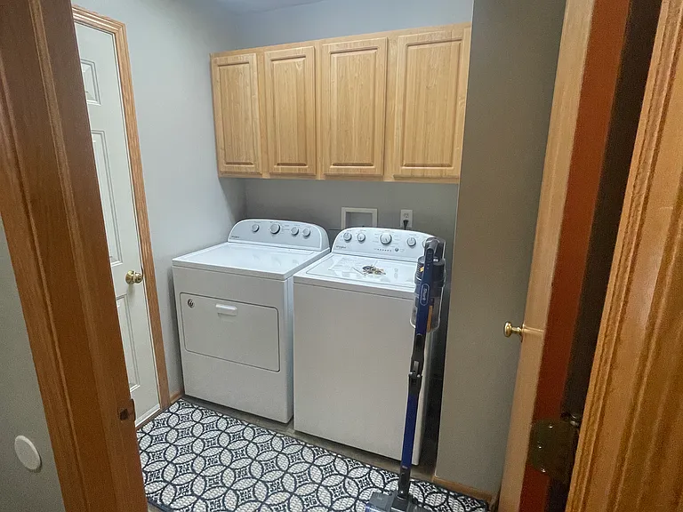 7425 S 16th St — Photo 3