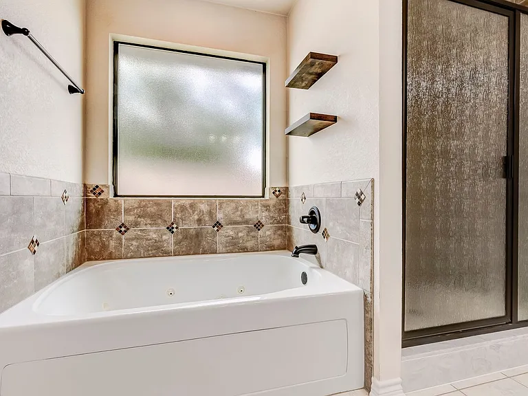 2405 Coy Dr — Photo 23