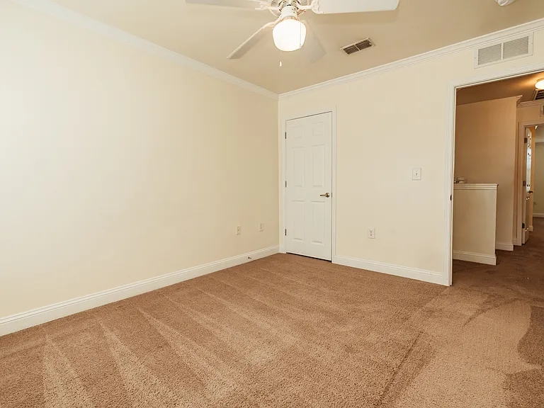 748 Majestic Dr — Photo 18
