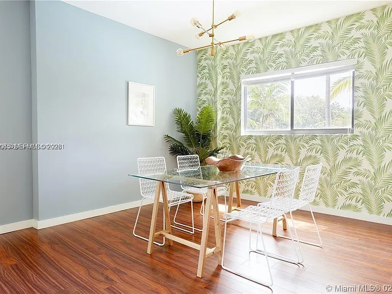 568 NE 66th St #501 — Photo 6