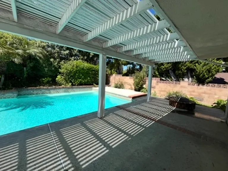 5901 Valerie Ave — Photo 32