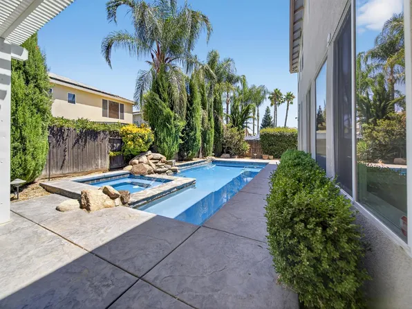 3034 W Clinton Court, Visalia, CA 93291
