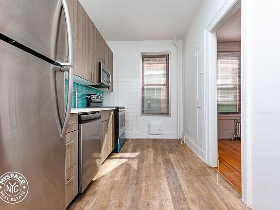 2nd image of 4121 Denman St APT 4