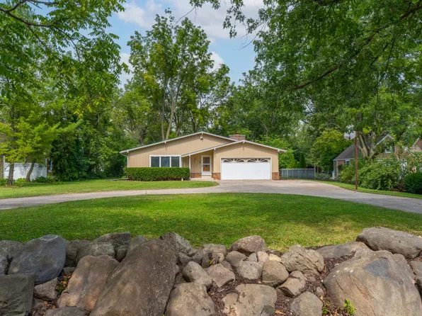 9250 West Grange AVENUE, Hales Corners, WI 53130