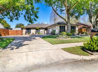 15223 Stradbrook Dr, Houston, TX 77062