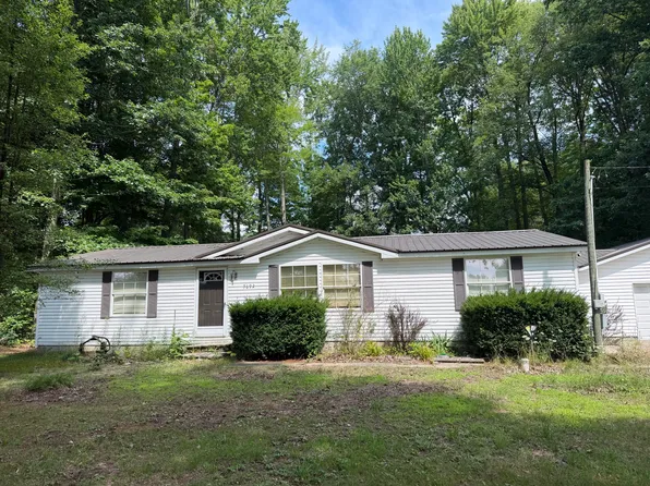 5692 E Loop Rd, Hesperia, MI 49421