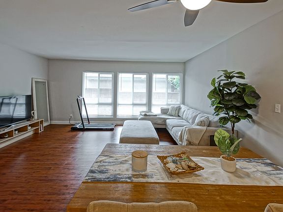 5th image of 2416 Curtis Ave Unit 3