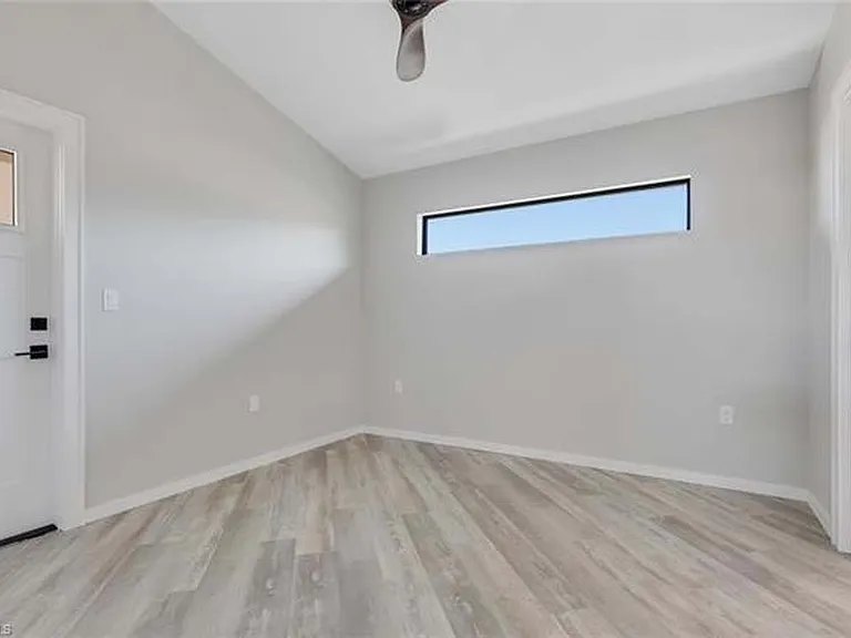 3085X Connecticut Ave — Photo 9