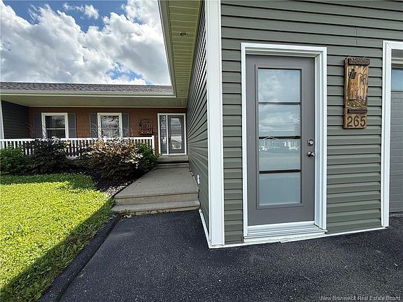 3rd image of 265 Caswell St
