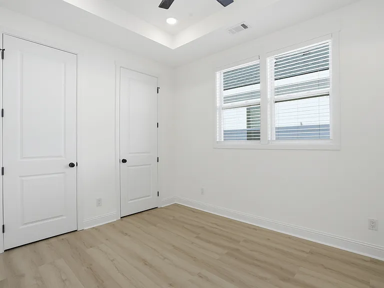 1230 E Anderson St — Photo 18