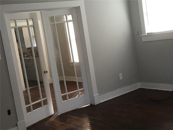 3rd image of 442 W Suffolk Ave
