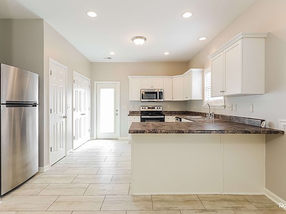 3rd image of 1056 Washington Dr