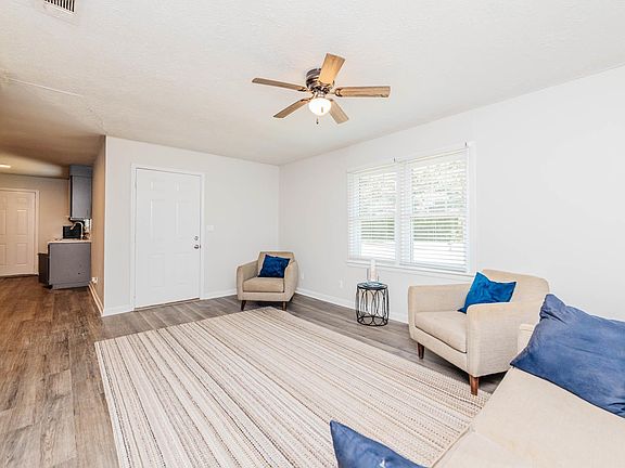 5th image of 200 Lavender St