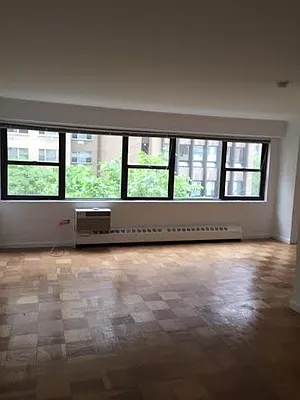 Rented by Carlyle Property Management | media 12