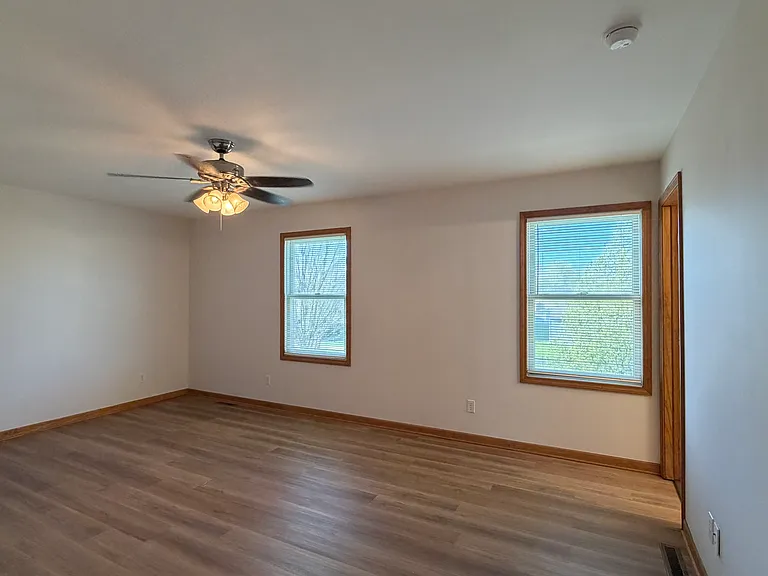 6387 Amanda Dr — Photo 11
