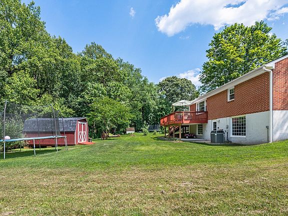 4th image of 116 Walton Dr