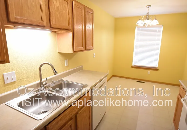8626 N Cleveland Ln — Photo 9