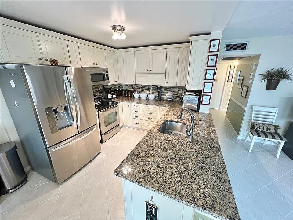 1st image of 3028 Ventnor H #3028