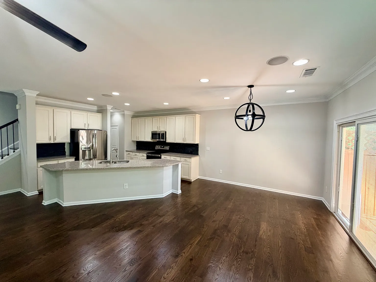 4 bed, 2664 sqft, $3,400 — Photo 4