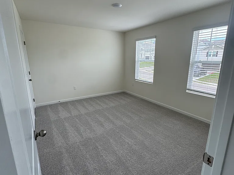 181 Snowdrop Ave — Photo 8
